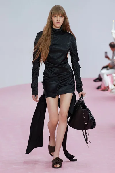 Look 26
